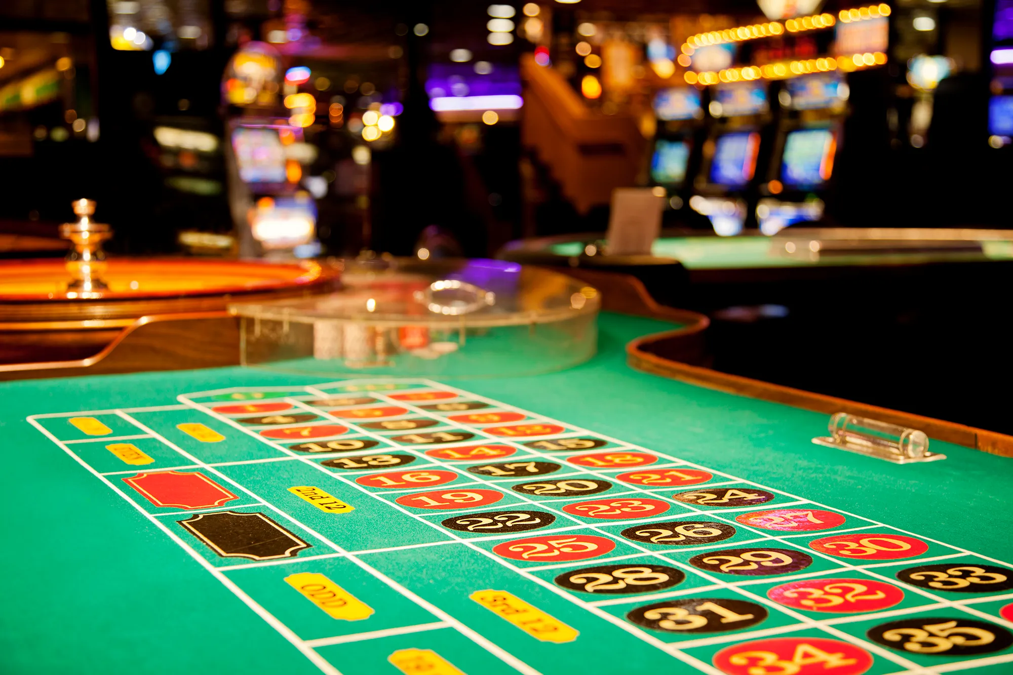 Technological Innovations in Casinos: From Slot Machines to Online Betting